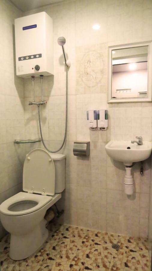 New Day Night Hostel Hong Kong Dış mekan fotoğraf
